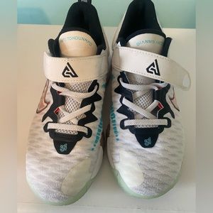 Gianni’s basketball shoes. Worn indoor only. Size 1.5